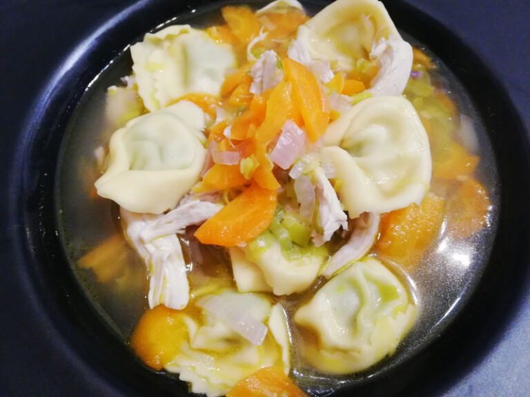 Bouillon de tortellinis légumes & poulet