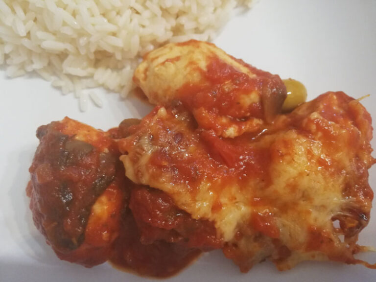 Quenelles de volaille à la sauce tomate